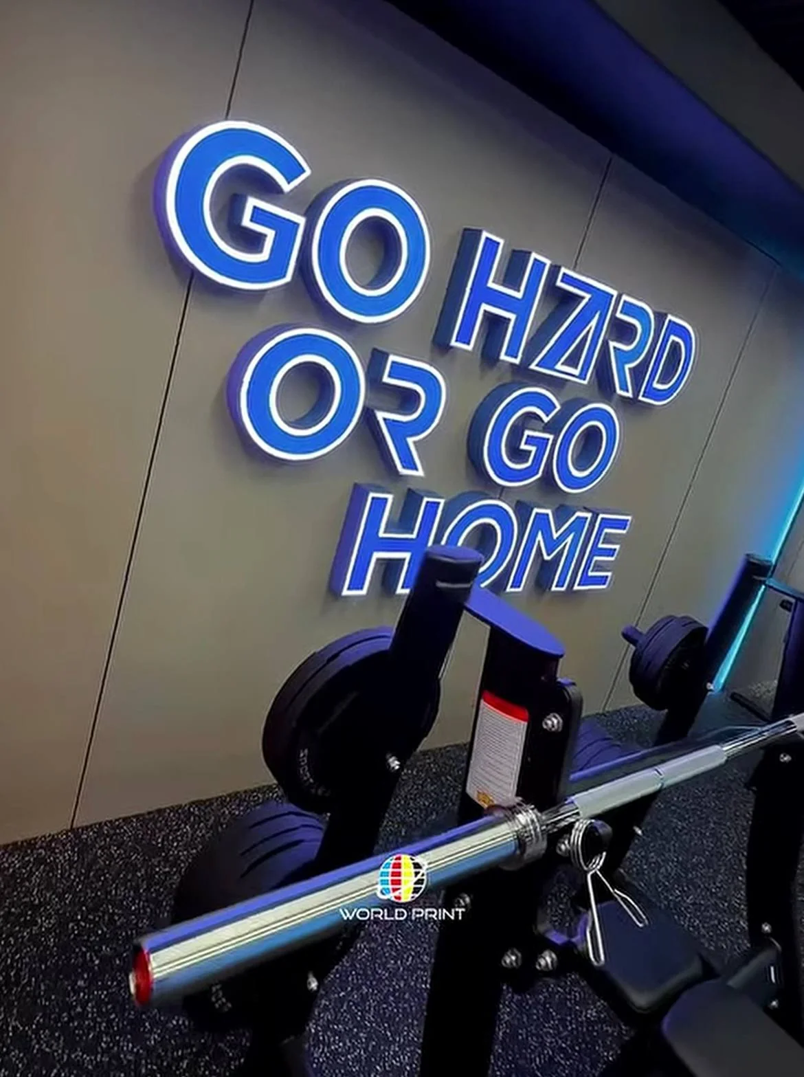 Go Hard or Go Home interyer yoritiladigan harflari