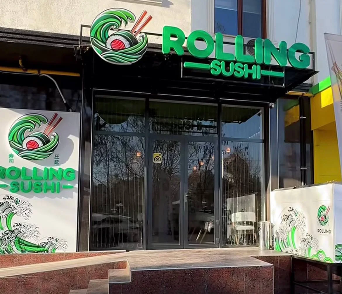 Rolling Sushi fasad peshlavhasi